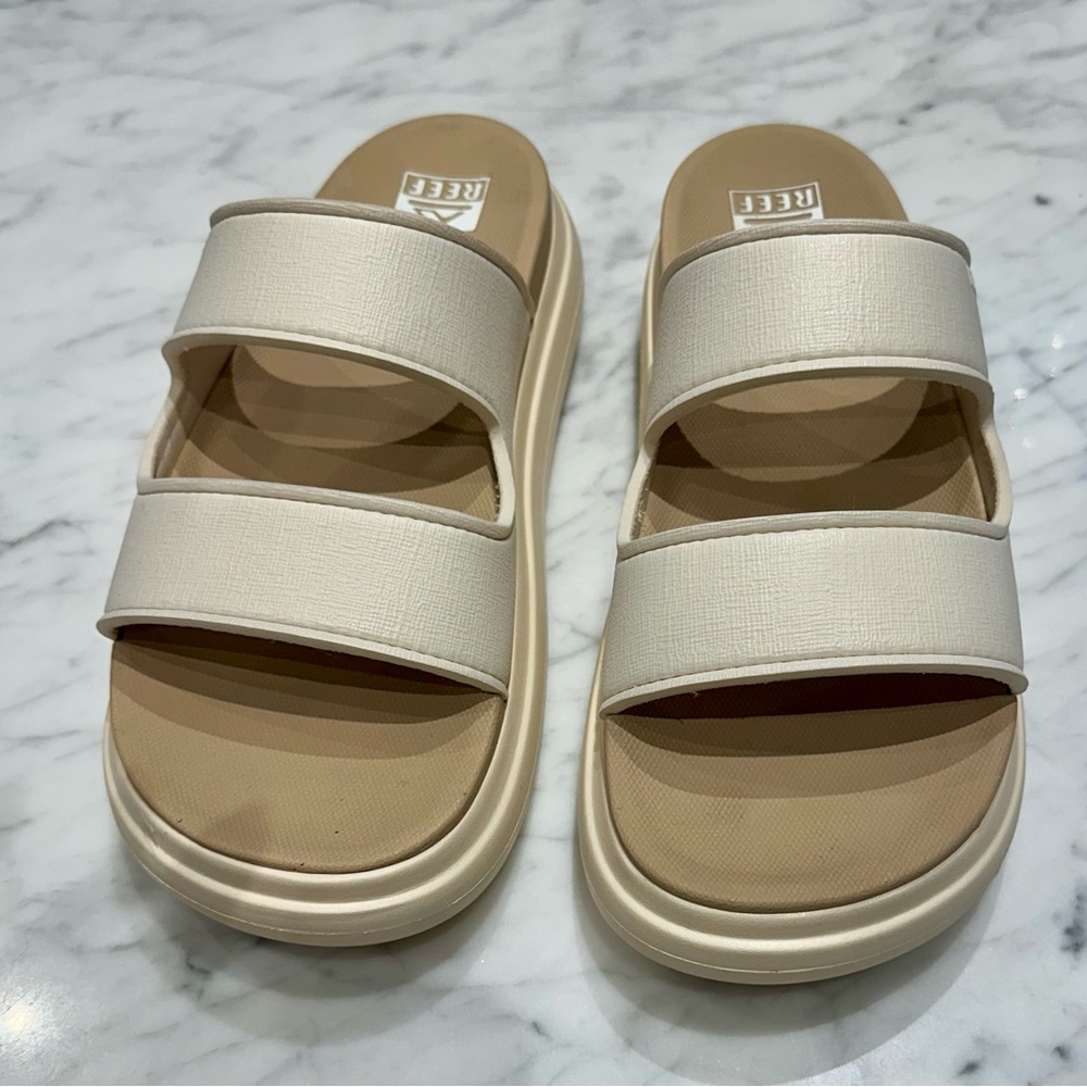 Reef Women's Sandals in Cream and Tan